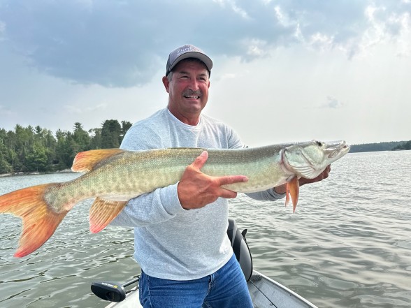Photo of Musky Caught by Lawrence with Mepps Aglia & Dressed Aglia in Ontario
